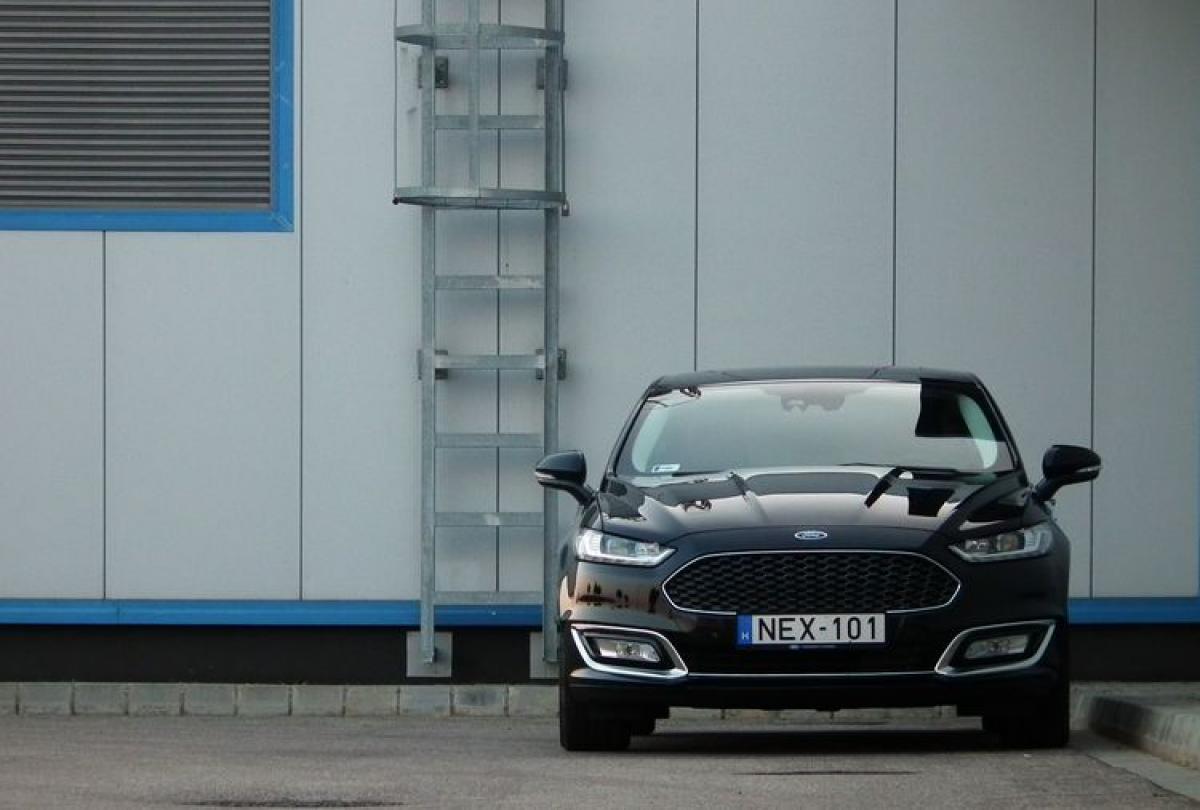 Ford Mondeo Vignale 2.0 EcoBoost – Csendes kényeztetés