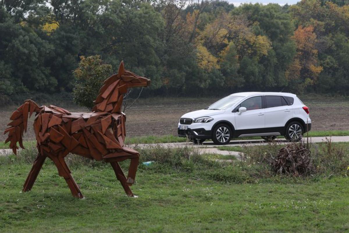 Suzuki SX4-S-Cross – Fókuszban a turbó