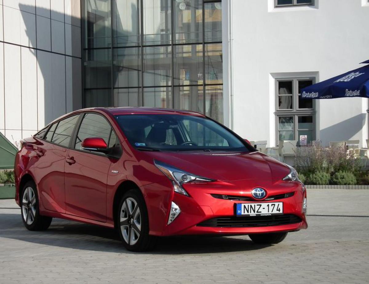 Toyota Prius 1.8 Hybrid Executive – Takarékossági célszerszám